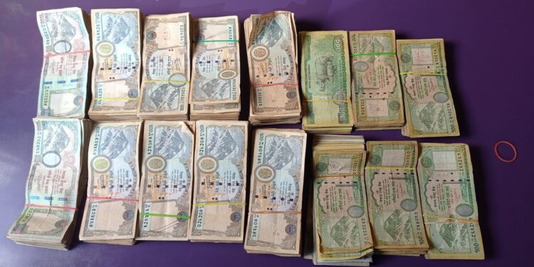 विराटनगरमा ६ लाखभन्दा बढी अवैध रकमसहित एक युवक पक्राउ