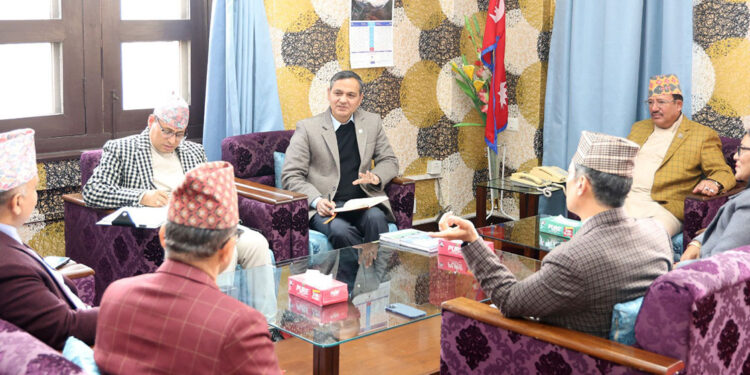 फागुन २१ को निर्वाचन तयारीबारे गृह मन्त्रालय–निर्वाचन आयोगबीच छलफल को निर्वाचन तयारीबारे गृह मन्त्रालय–निर्वाचन आयोगबीच छलफल