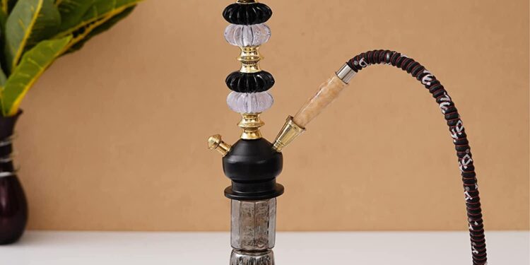 पानीको वाफ भन्ने भ्रममा हुक्का सेवन, क्यान्सरको जोखिम उच्च